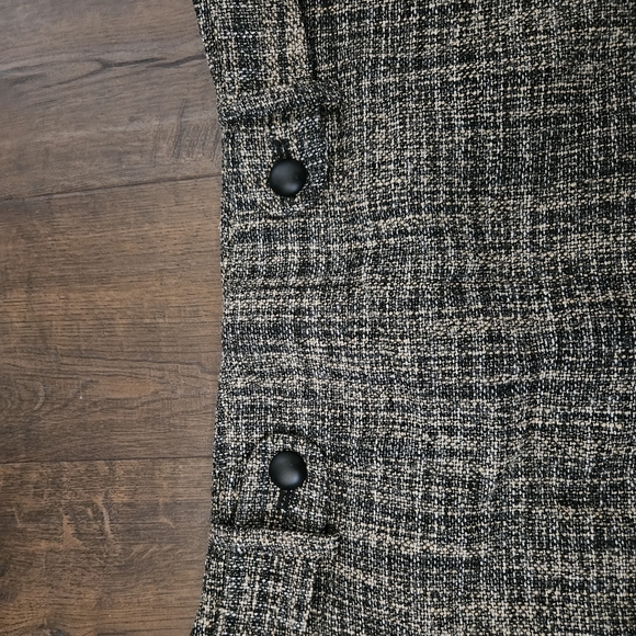 Banana Republic Black and Cream Tweed Skirt - Picture 2 of 3